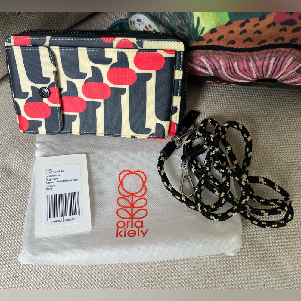 Orla Kiely crossbody bag in Dog Show print. NWT and dust bag.